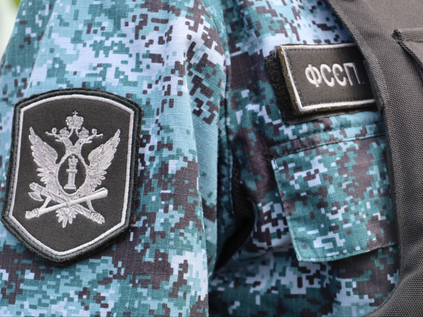 Кредитор оштрафован на 100 тыс рублей за направление СМС сообщений от имени микрофинансовой организации.