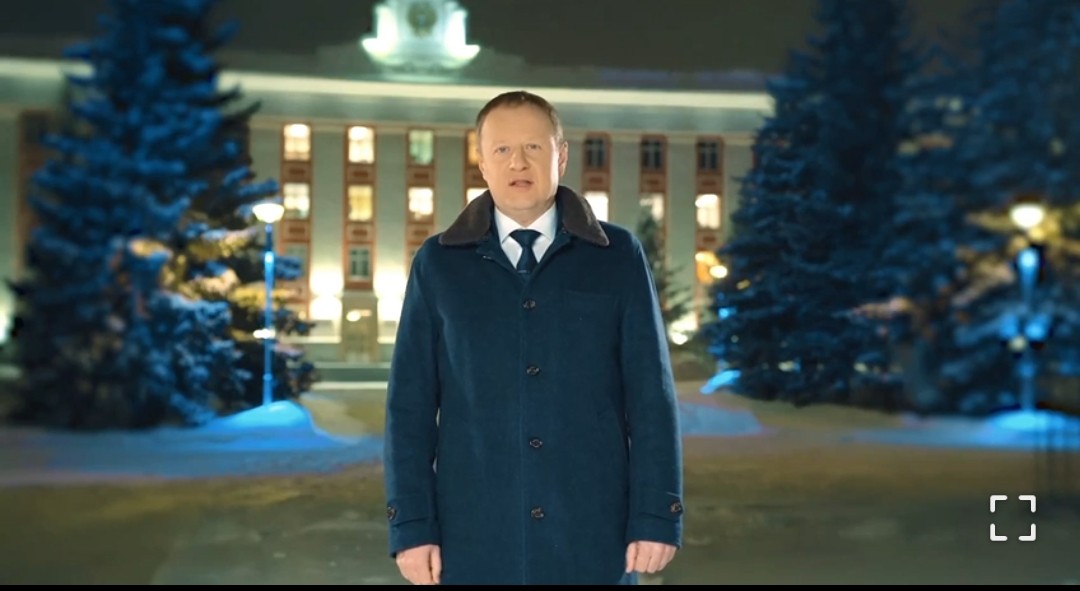 Губернатор Алтайского края Виктор Томенко поздравил жителей с Новым годом!.
