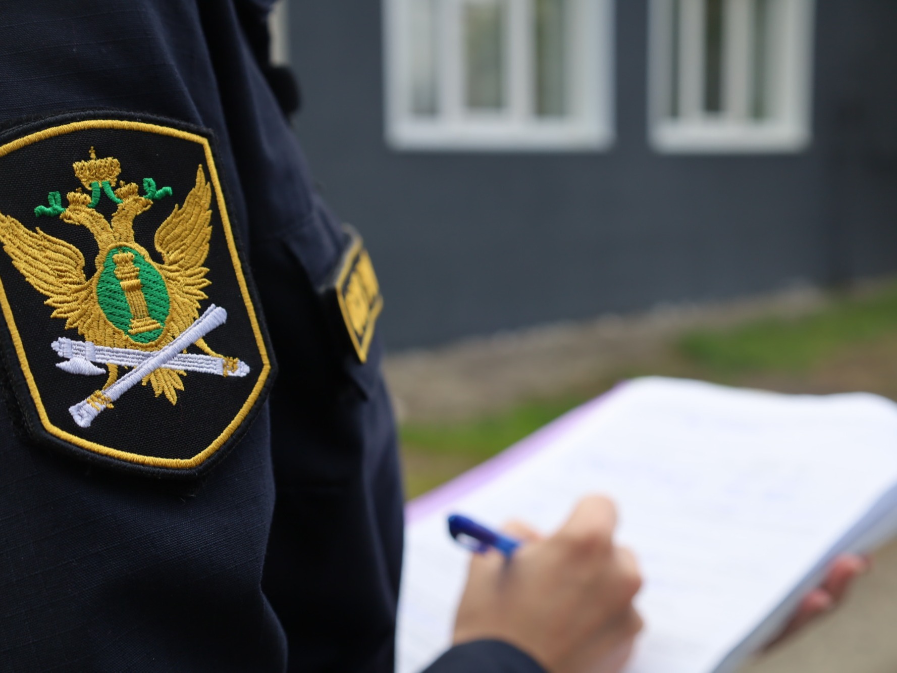 Автоледи Барнаула погасила 147 тыс рублей долга за 77 штрафов после ареста ее авто.
