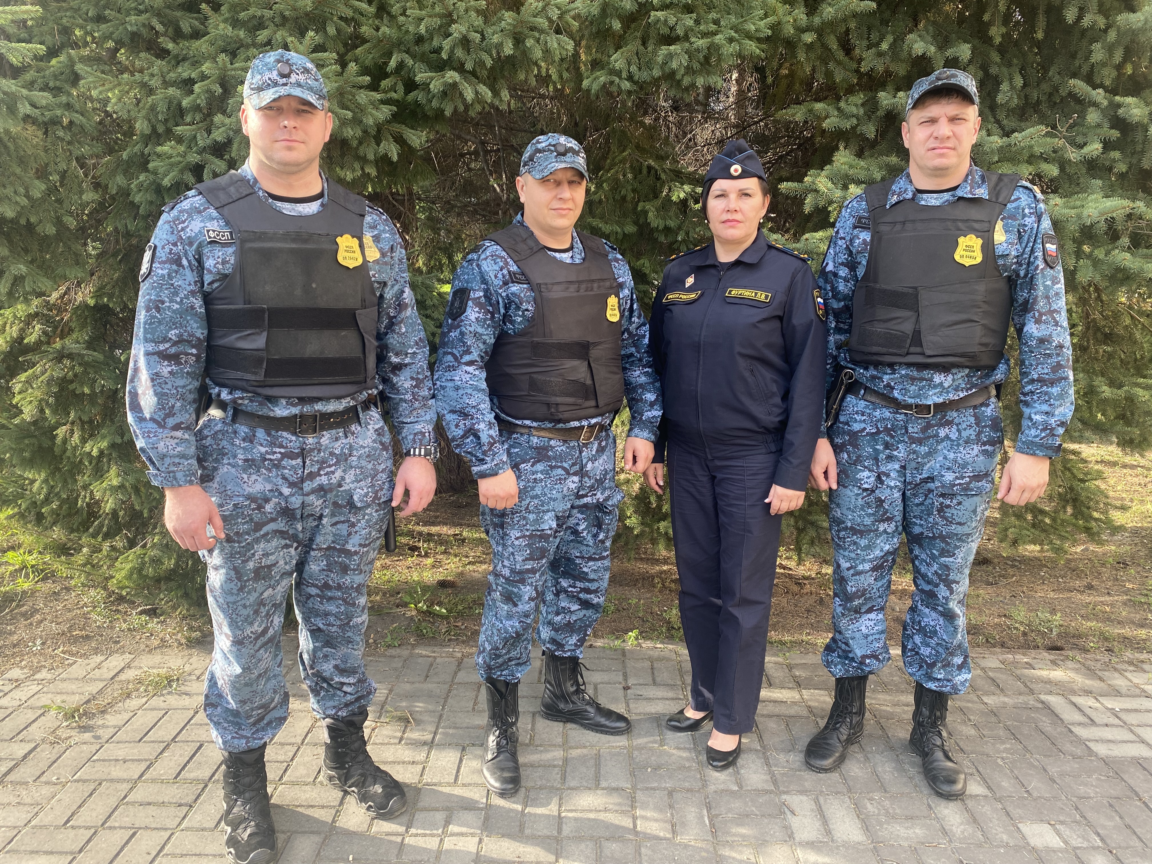 В Бийске судебные приставы исполнили решение суда о передаче ребенка матери.