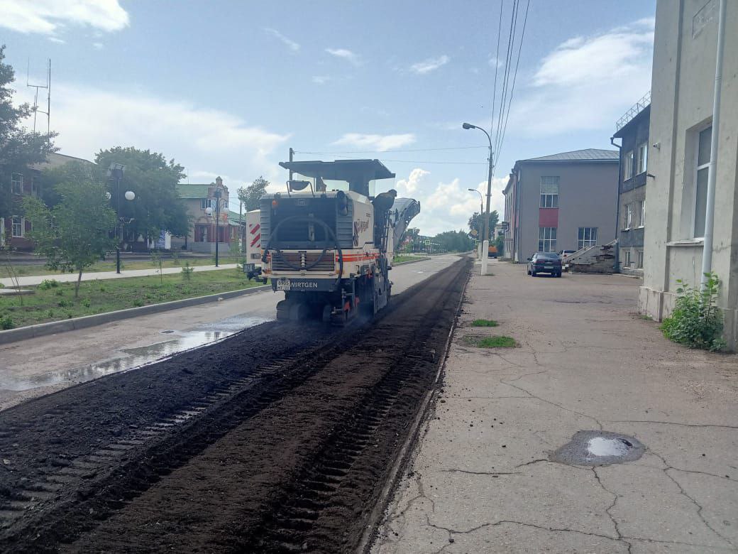 Начат капитальный ремонт дороги по  улице Комсомольская...