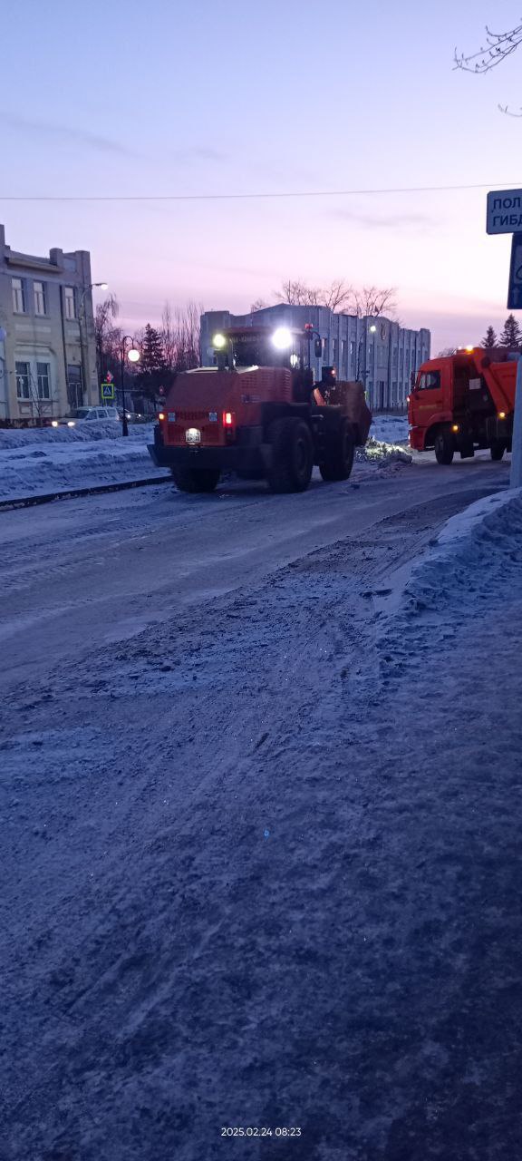 Сегодня на линии по уборке снега 6 единиц техники.