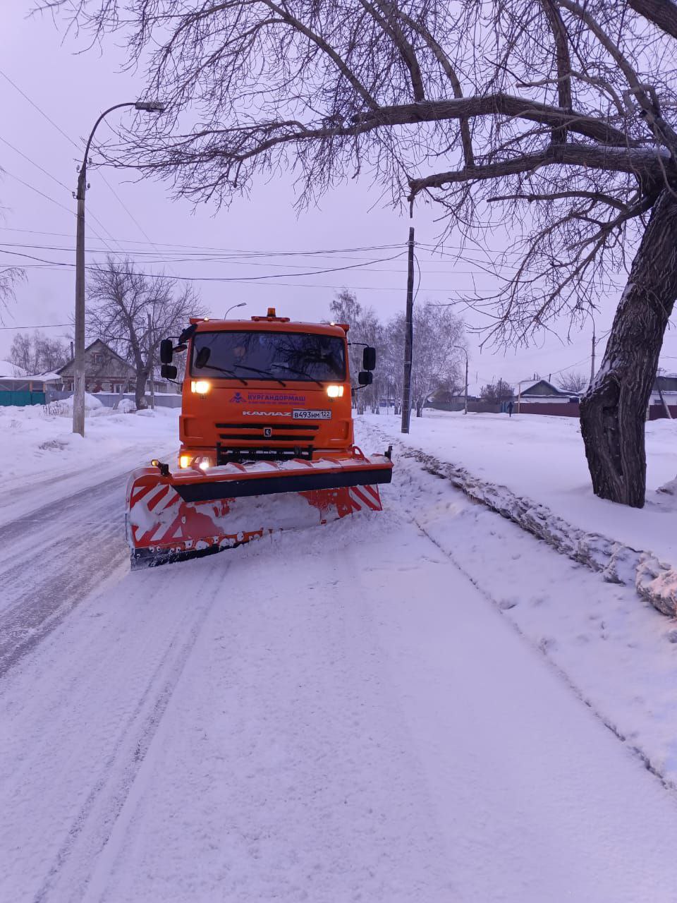 Сегодня в черте города задействовано 5 единиц дорожной техники.