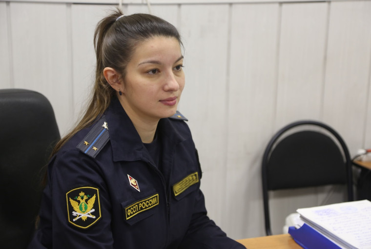 Благодаря судебным приставам девочка получила алименты от отца. Благодаря судебным приставам девочка получила алименты от отца.