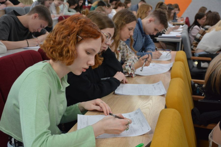 Алтайский филиал Президентской академии присоединился к акции «Диктант Победы». Алтайский филиал Президентской академии присоединился к акции «Диктант Победы».