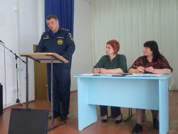 Сегодня, 14 мая, состоялся сход граждан в селе Покровка, который прошёл совместно с представителями администрации, МО МВД "Славгородский", МЧС и главным врачом КГБУЗ "СЦРБ". Сегодня, 14 мая, состоялся сход граждан в селе Покровка, который прошёл совместно с представителями администрации, МО МВД "Славгородский", МЧС и главным врачом КГБУЗ "СЦРБ".