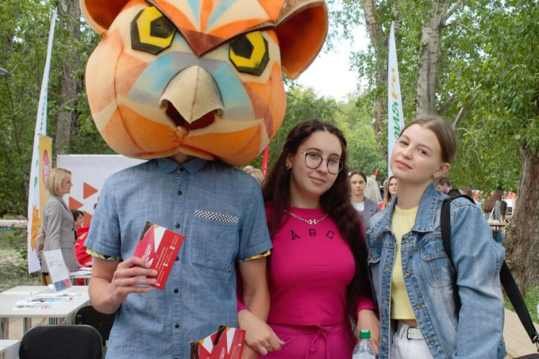 В федеральном этапе Всероссийской ярмарки трудоустройства поучаствуют 14 тыс. компаний. В федеральном этапе Всероссийской ярмарки трудоустройства поучаствуют 14 тыс. компаний.