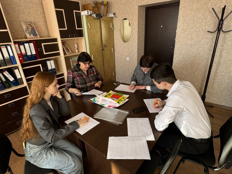 В Славгороде подвели итоги городского конкурса рисунков «Выборы глазами детей», посвященного месячнику молодого избирателя.. В Славгороде подвели итоги городского конкурса рисунков «Выборы глазами детей», посвященного месячнику молодого избирателя..