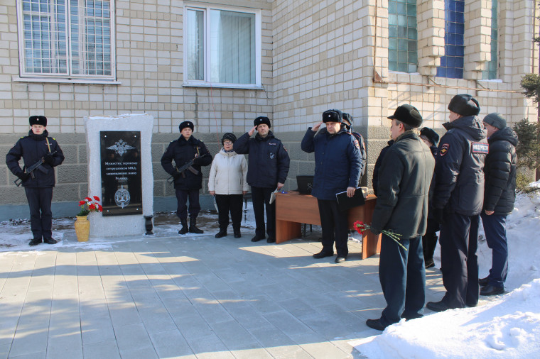Накануне Дня защитника Отечества в МО МВД России "Славгородский" состоялся торжественный митинг.. Накануне Дня защитника Отечества в МО МВД России "Славгородский" состоялся торжественный митинг..
