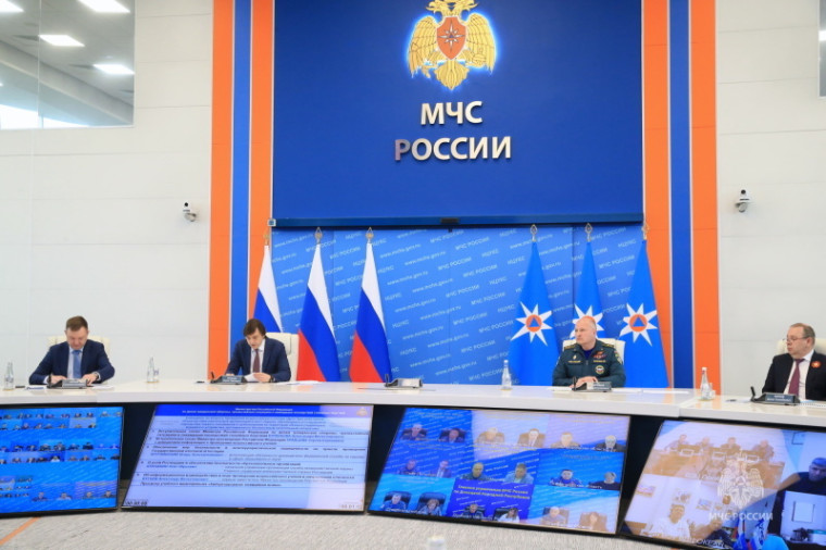 В системе образования стартовали антитеррористические учения с участием сотрудников МЧС России. В системе образования стартовали антитеррористические учения с участием сотрудников МЧС России.